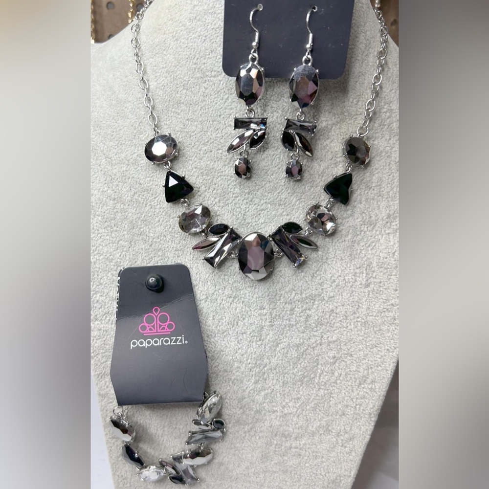 Magnificent Musings - Silver Fashion Fix Jewelry Set